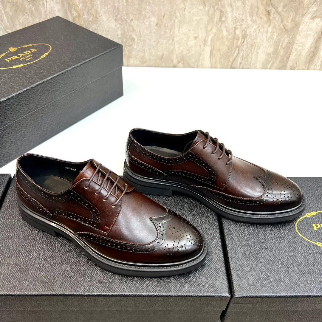 Original order quality: P580 Brand: PRADA (Prada) Standard code: Men's size 38/44 (45 can be customized) Grade: Same style as the official website High-quality men's shoes Material: Original cowhide Water-dyed cowhide lining Rubber outsole Style categories: Men's fashionable formal leather shoes Slip-on men's shoes series Young fashion European and American trends British style Top luxury Color: Actual picture